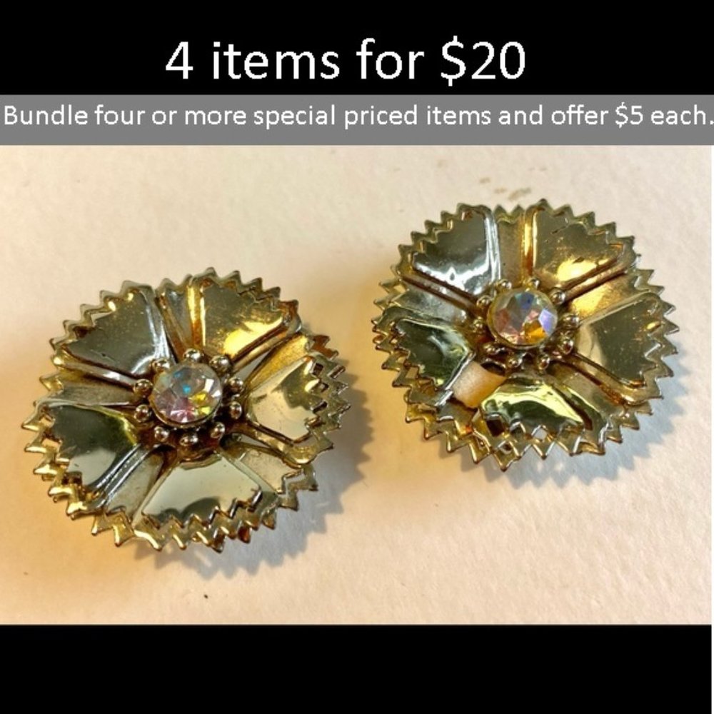 Vintage Silver Toned Flowers with Rhinestone Centers Clip Earrings